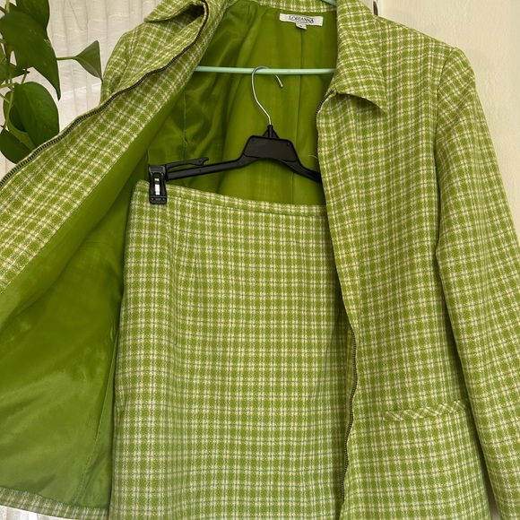 Vintage Loriana green checkered jacket and skirt set. - Picture 3 of 7